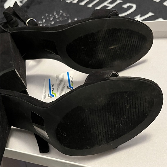 Shoe Dazzle Black Ankle Strap Heels - Picture 8 of 11